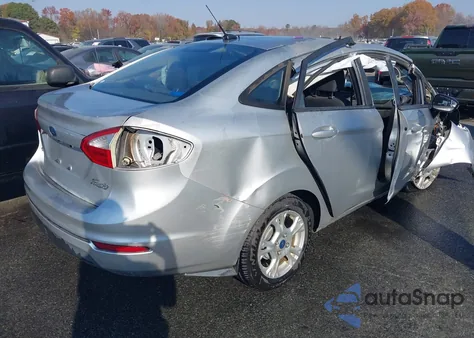 2015 Ford Fiesta Se z USA, uszkodzony, nr VIN 3FADP4BJ8FM191074